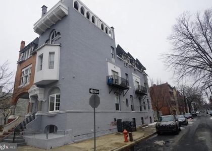 1921 W Diamond Street - Photo 1