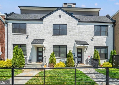 1130 Penn Street Ne - Photo 1