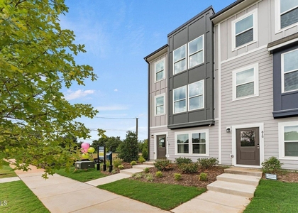 413 N Fisher Street - Photo 1