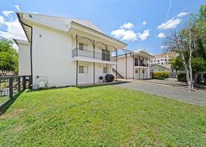 1313 E 52nd St - Photo 1