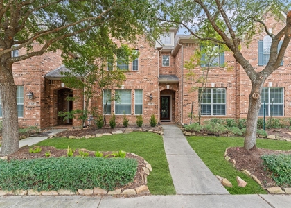 133 E Montfair Boulevard - Photo 1