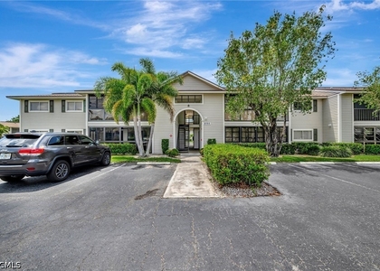 8110 S Woods Circle - Photo 1