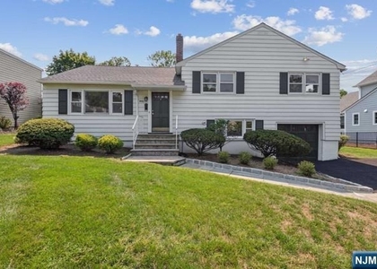 990 Washington - Photo 1