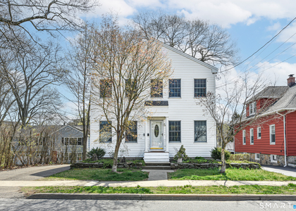 5 Moody Avenue - Photo 1