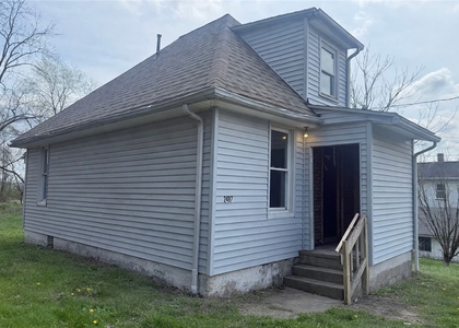 2487 Walnut St - Photo 1