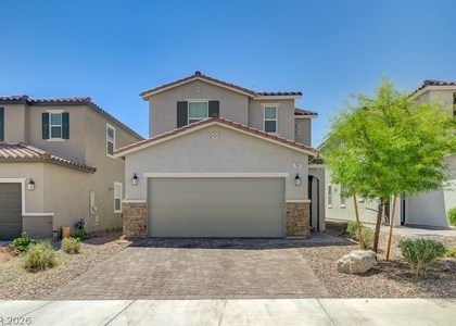7667 W Mistral Avenue - Photo 1