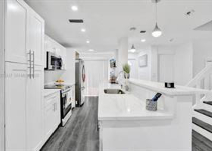 833 Nw 81st Avenue - Photo 1