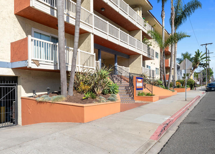 1707 Pacific Coast Highway - Photo 1