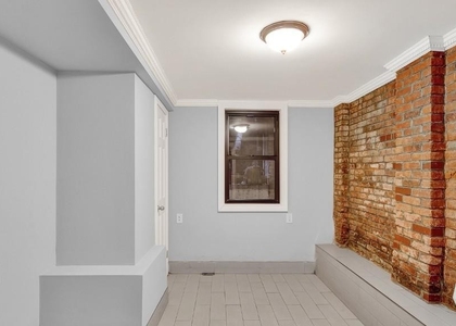 118 East 7th Street - Photo 1