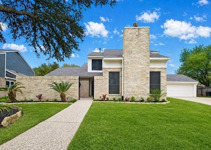 20206 Lake Sherwood Drive - Photo 1