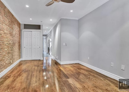 W 52nd - Photo 1