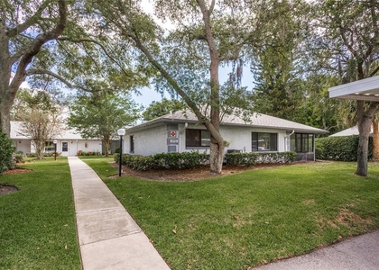 2713 Countryside Boulevard - Photo 1