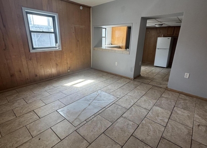 906 W Market Street - Photo 1