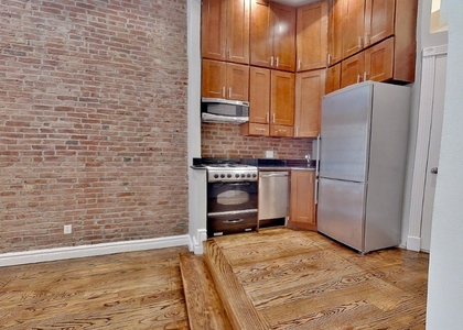 West 14th Street - Photo 1