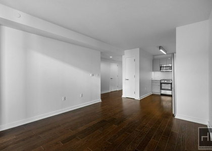 5 Avenue - Photo 1