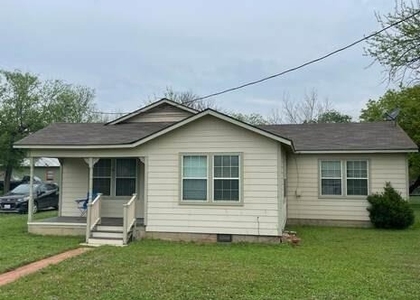 389 W Sloan Street - Photo 1