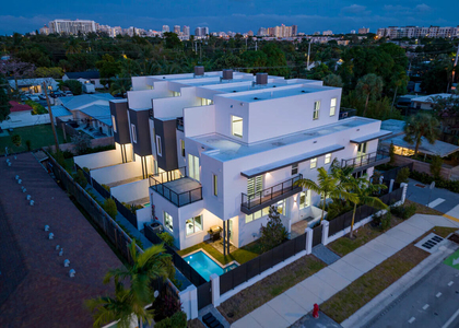 1220 Ne 15th Avenue - Photo 1