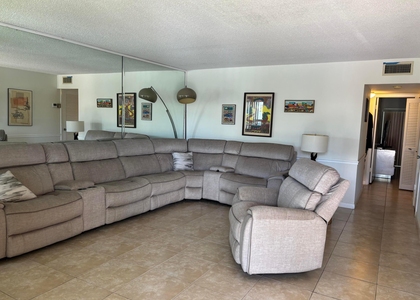 105 E Wellington - Photo 1