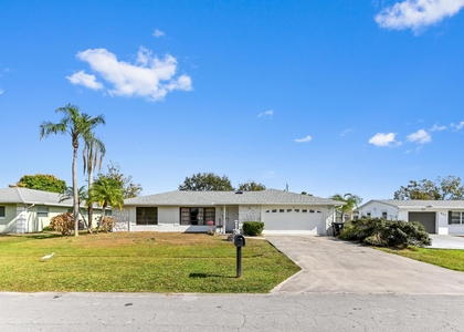 571 Se Anchor Lane - Photo 1