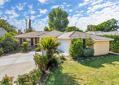 7721 Oakdale - Photo 1