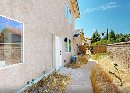 5637 Redwood - Photo 1