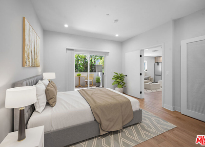 1530 S Hayworth Avenue - Photo 1