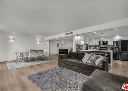 10535 Wilshire Boulevard - Photo 1