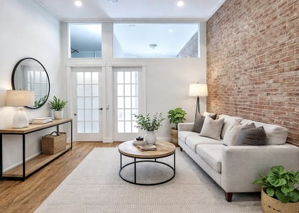 West 14th Street - Photo 1
