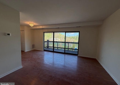 2754 Hollywood Road - Photo 1