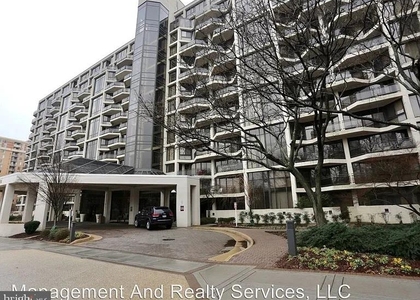 1530 Key Boulevard N - Photo 1