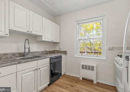 734 North Terrace - Photo 1