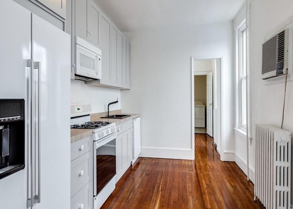 243 Krams Avenue - Photo 1