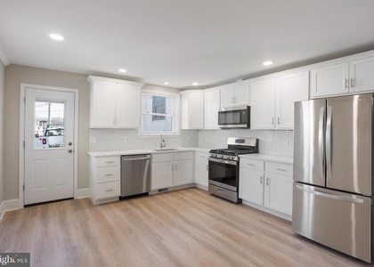 809 N Providence Road - Photo 1