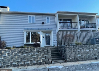 121 E Chelsea Circle - Photo 1