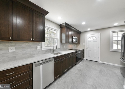 6166 Mechanicsville Road - Photo 1