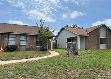 1428 W Braker Ln - Photo 1