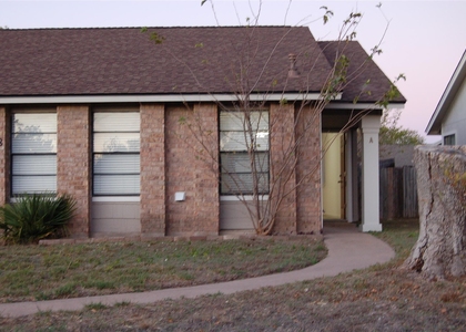 1428 W Braker Ln - Photo 1