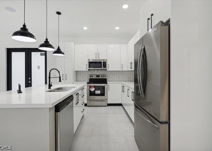 1006 Hamilton Avenue - Photo 1
