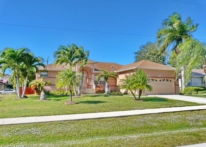 264 Castaways Street - Photo 1