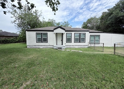 1112 3rd Street - Photo 1