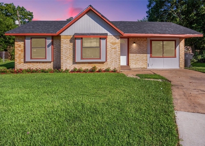 10902 Mosscrest Drive - Photo 1