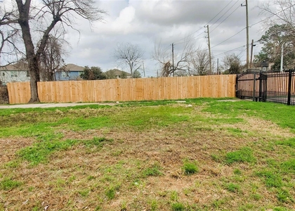 4605 Fulton Street - Photo 1