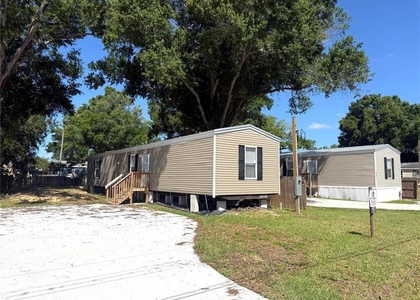 806 Swindell Avenue N - Photo 1