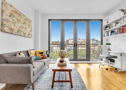 500 Fourth Avenue - Photo 1
