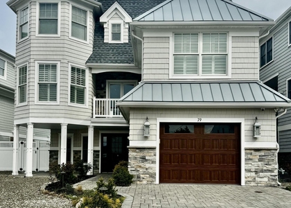 79 Pershing Boulevard - Photo 1