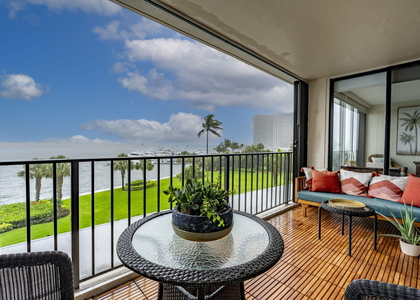 124 Lakeshore Drive - Photo 1