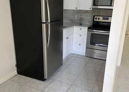 700 Nw 3rd Avenue - Photo 1