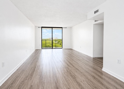 9682 Fontainebleau Boulevard - Photo 1