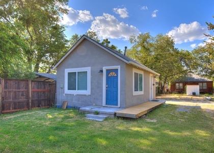 217 E Daws Street - Photo 1