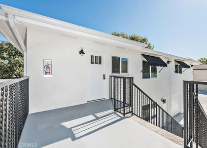 555 N Olive Street - Photo 1